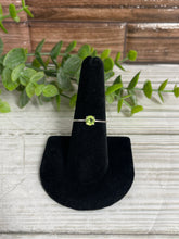 Load image into Gallery viewer, Peridot SZ 7 Sterling Silver Ring