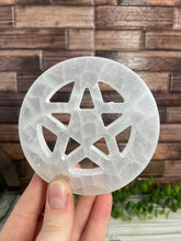 Load image into Gallery viewer, Selenite Pentacle