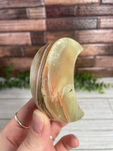 Load image into Gallery viewer, Onyx Moon Carving