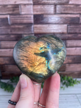 Load image into Gallery viewer, Labradorite Heart