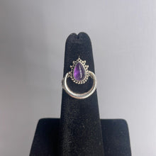 Load image into Gallery viewer, Amethyst Size 5 Sterling Silver Ring