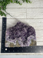 Load image into Gallery viewer, Amethyst Geode