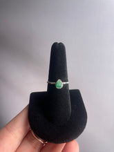 Load image into Gallery viewer, Emerald SZ 7 Sterling Silver Ring