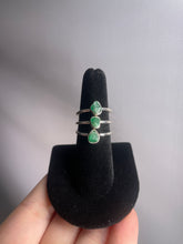 Load image into Gallery viewer, Emerald SZ 7 Sterling Silver Ring