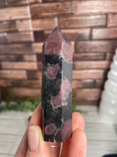 Load image into Gallery viewer, Garnet & Arfedsonite Tower