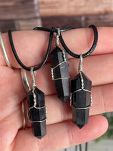 Load image into Gallery viewer, Shungite Necklace