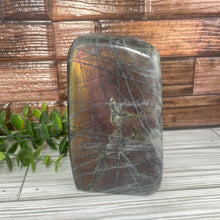 Load image into Gallery viewer, Sunset Labradorite Freeform