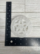 Load image into Gallery viewer, Selenite Pentacle