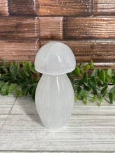 Load image into Gallery viewer, Selenite Mushroom