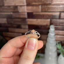 Load image into Gallery viewer, Sunstone Size 9 Sterling Silver Ring