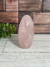 Load image into Gallery viewer, Rose Quartz Freeform