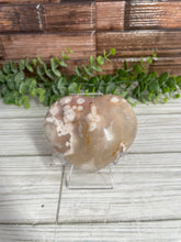 Load image into Gallery viewer, Flower Agate Heart