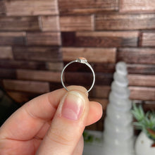 Load image into Gallery viewer, Sunstone Size 9 Sterling Silver Ring