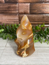 Load image into Gallery viewer, Carnelian & Orca Agate Flame