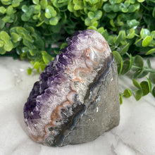 Load image into Gallery viewer, Amethyst Geode