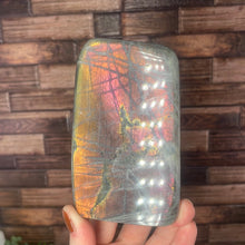 Load image into Gallery viewer, Sunset Labradorite Freeform