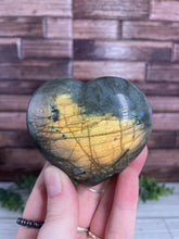 Load image into Gallery viewer, Labradorite Heart