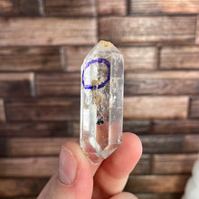 Load image into Gallery viewer, Enhydro Quartz With Moving Bubble