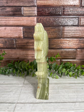 Load image into Gallery viewer, Onyx Sunflower Carving