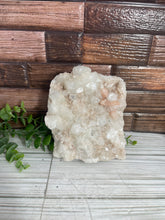 Load image into Gallery viewer, Apophyllite & Zeolite (1)