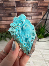 Load image into Gallery viewer, Druzy Chrysocolla With Malachite