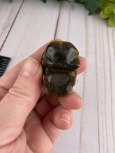 Load image into Gallery viewer, Tiger Eye Skull
