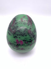 Load image into Gallery viewer, Ruby Zoisite Skull