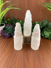 Load image into Gallery viewer, Selenite Tower
