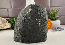 Load image into Gallery viewer, Amethyst Agate Geode