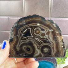 Load image into Gallery viewer, Dyed Agate Geode Half