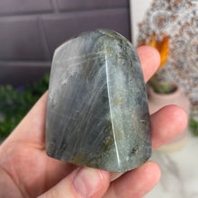Load image into Gallery viewer, Labradorite Freeform