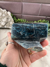 Load image into Gallery viewer, Blue Apatite Gem