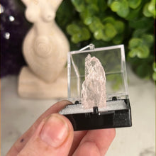 Load image into Gallery viewer, Morganite