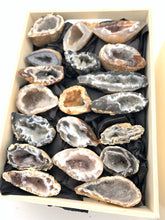 Load image into Gallery viewer, Geode Half (1)