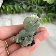 Load image into Gallery viewer, Raw Prehnite and Epidot