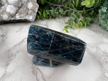 Load image into Gallery viewer, Blue Apatite Gem