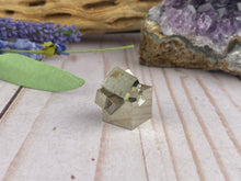 Load image into Gallery viewer, Pyrite Cube