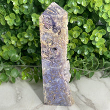 Load image into Gallery viewer, Grape Chalcedony Tower