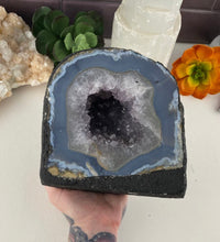 Load image into Gallery viewer, Amethyst Agate Geode