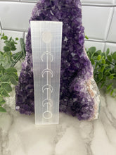 Load image into Gallery viewer, Selenite Moon Phase Flat Stick