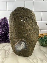 Load image into Gallery viewer, Amethyst Geode