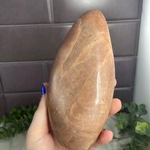Load image into Gallery viewer, Peach Moonstone Freeform