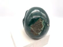 Load image into Gallery viewer, Bloodstone Skull