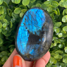Load image into Gallery viewer, Labradorite Palm Stone