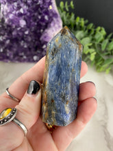 Load image into Gallery viewer, Kyanite Tower