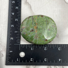 Load image into Gallery viewer, Chrysoprase Palm Stone