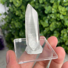 Load image into Gallery viewer, Lemurian Quartz Point