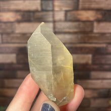 Load image into Gallery viewer, Rutilated Smoky Quartz Point