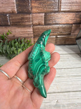 Load image into Gallery viewer, Malachite Crocodile Carving