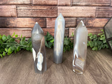 Load image into Gallery viewer, Orca Agate Tower